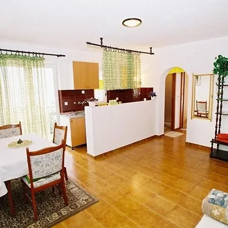 Sanja Guest house 3*