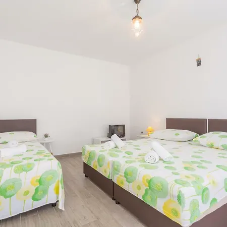 Sanja Guest house 3*