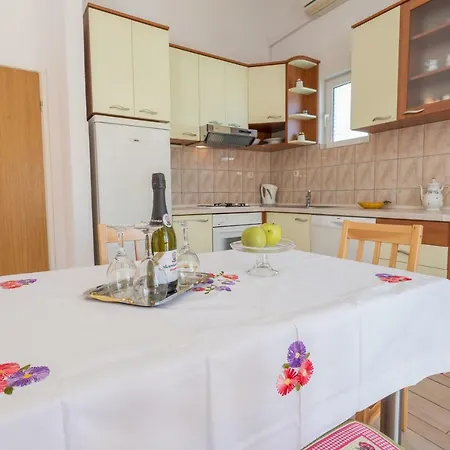 Sanja Guest house 3*