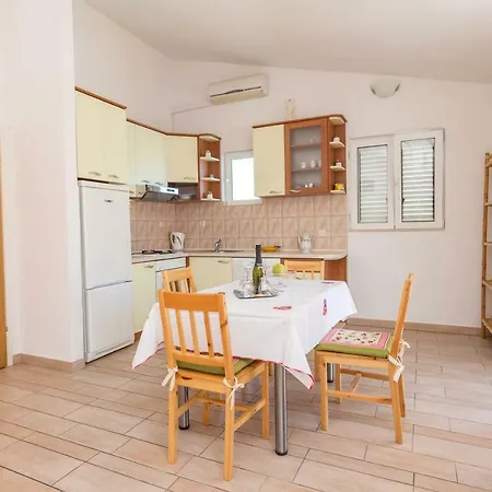 Sanja Guest house 3*