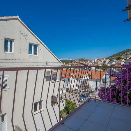 Gasthuis Sanja Hvar Town